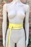 Obi belt in soft leather. YELLOW Wrap belt. Waist belt in light lemon yellow. Yellow wraparound or dress belt. Yellow dress belt.