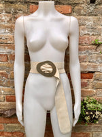Cream white suede waist belt with large metal buckle in gold. Soft suede belt in very light beige. Boho cream dress belt with golden buckle.