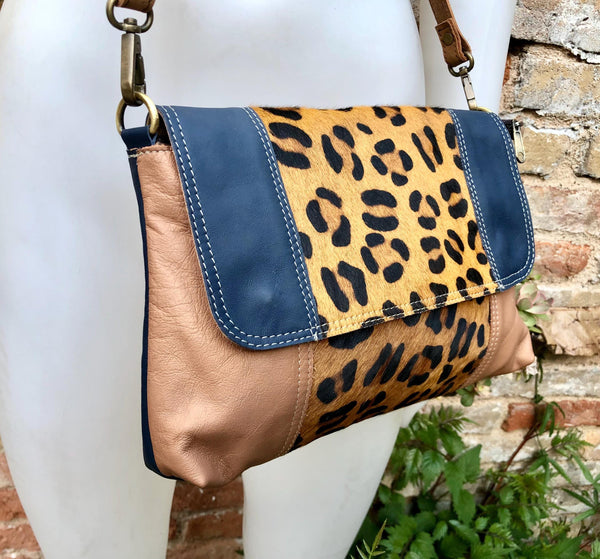 Cheetah print crossbody bag. Genuine leather. Animal print fuchsia enveloppe bag. Adjustable strap + flap. Boho multicolor hot pink purse.