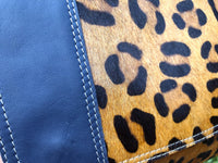 Cheetah print crossbody bag. Genuine leather. Animal print fuchsia enveloppe bag. Adjustable strap + flap. Boho multicolor hot pink purse.