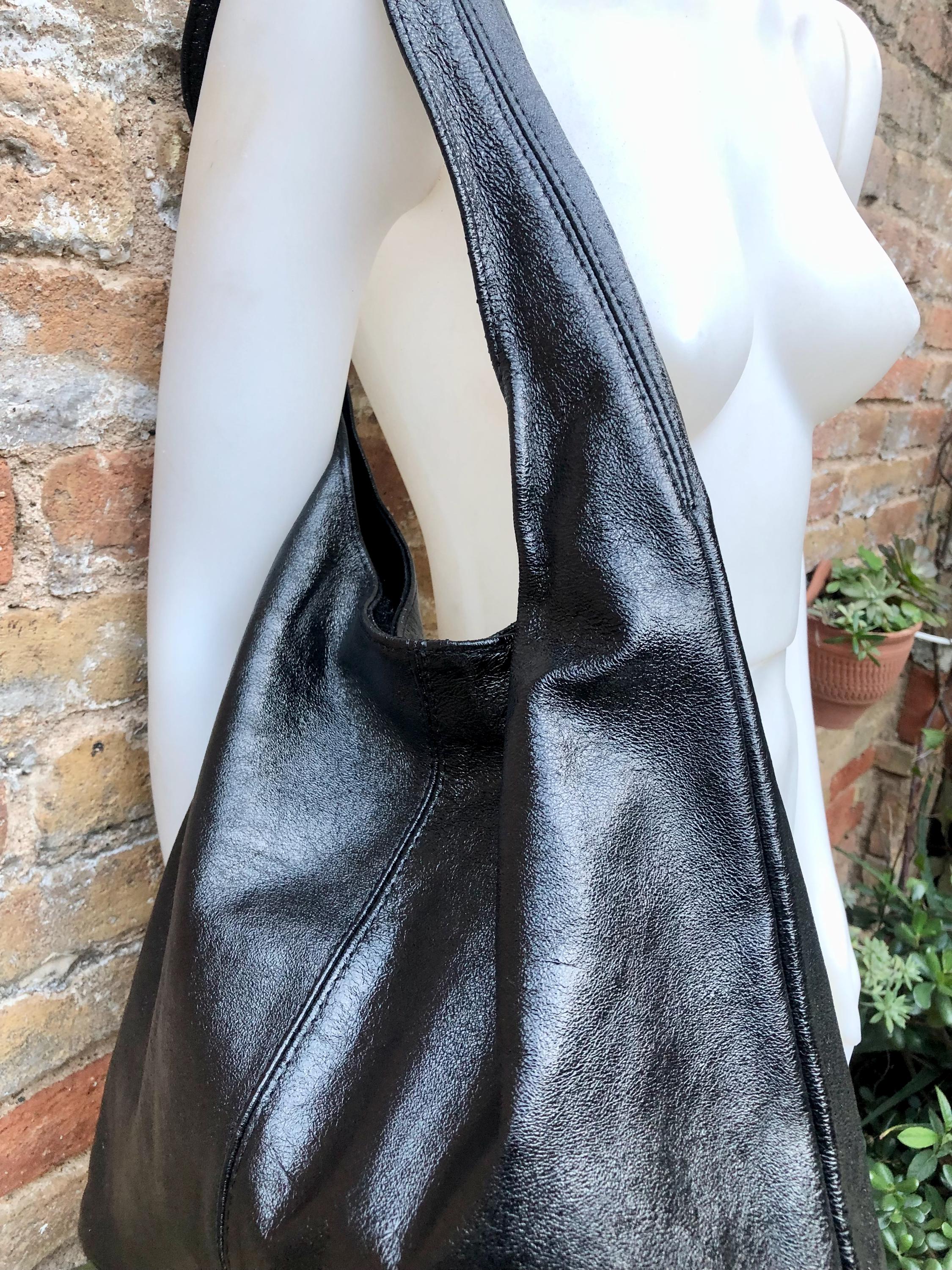 Slouch bag. Tote leather bag in black metallic leather with ZIPPER. Genuine leather. Black leather purse. Metallic leather shoulder bag