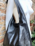 Slouch bag. Tote leather bag in black metallic leather with ZIPPER. Genuine leather. Black leather purse. Metallic leather shoulder bag