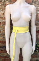 Obi belt in soft leather. YELLOW Wrap belt. Waist belt in light lemon yellow. Yellow wraparound or dress belt. Yellow dress belt.
