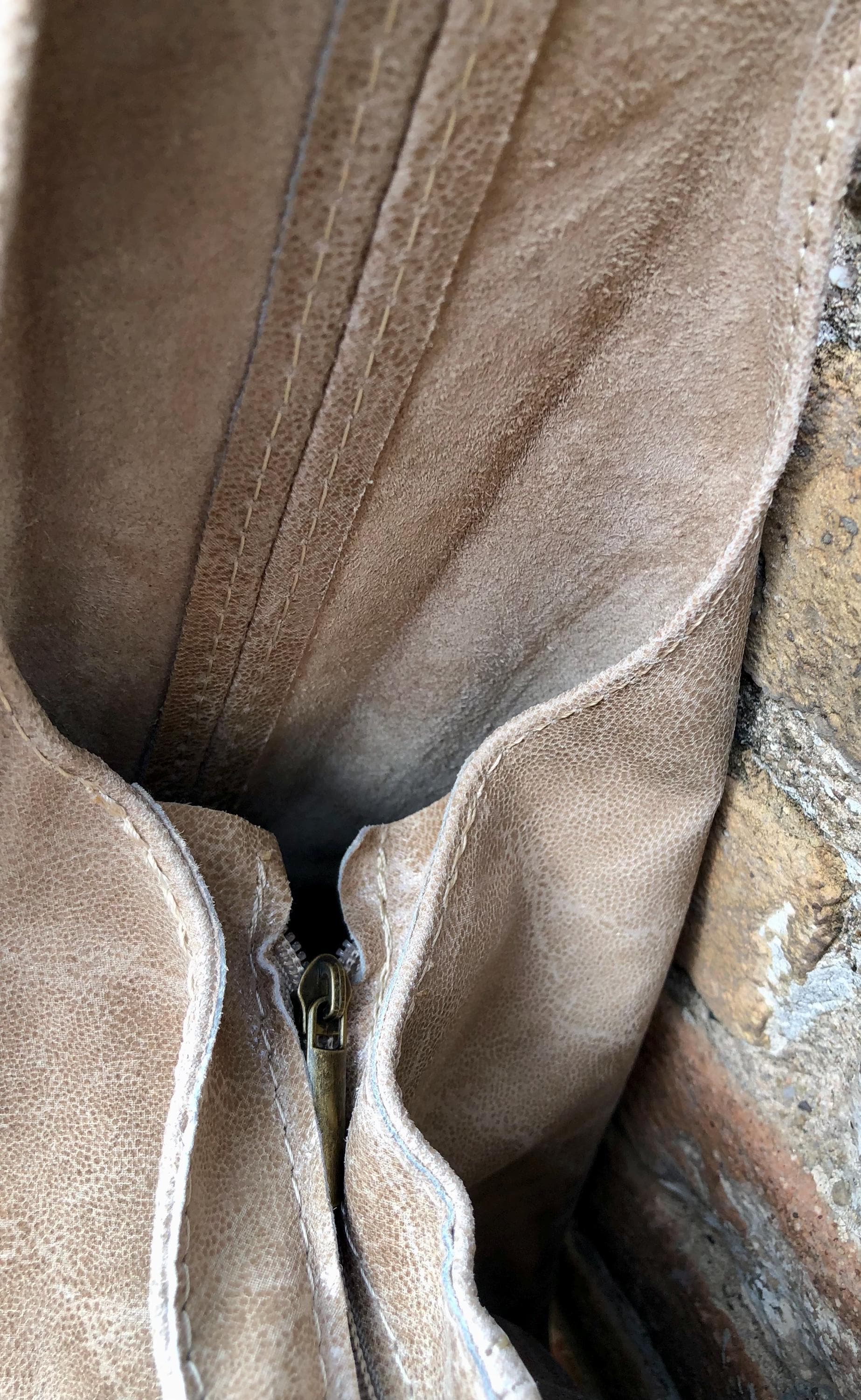 Slouch bag. Large TOTE leather bag in beige glossy genuine leather. Beige leather bag. Beige shopper with wide strap.Tan leather purse