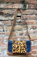 Cheetah print crossbody bag. Genuine leather. Animal print fuchsia enveloppe bag. Adjustable strap + flap. Boho multicolor hot pink purse.