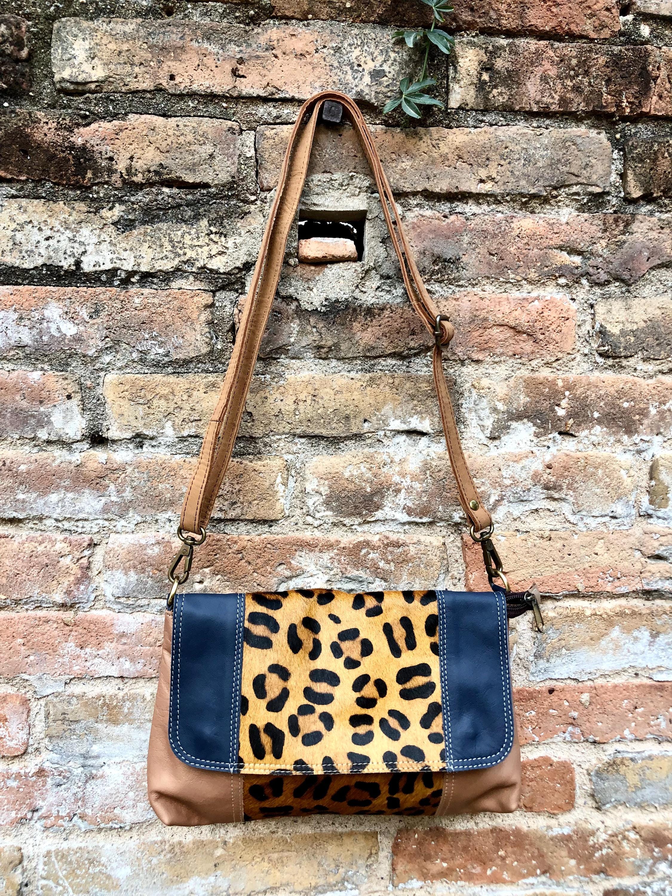 Cheetah print crossbody bag. Genuine leather. Animal print fuchsia enveloppe bag. Adjustable strap + flap. Boho multicolor hot pink purse.