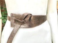 Leather 80s style obi belt . Wrap belt in BRONZE. Waist belt in genuine leather. BRONZE wraparound belt. BRONZE dress belt
