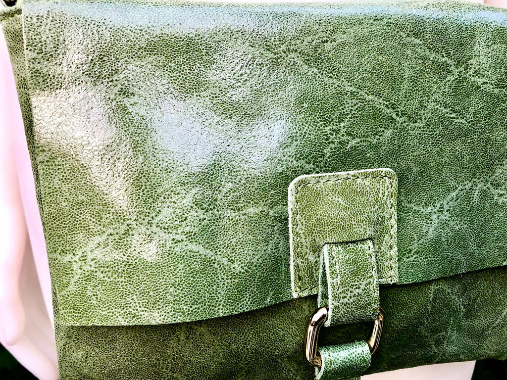Green crossbody bag. Genuine leather small leather bag. Messenger bag with zipper and flap. Small green leather purse.