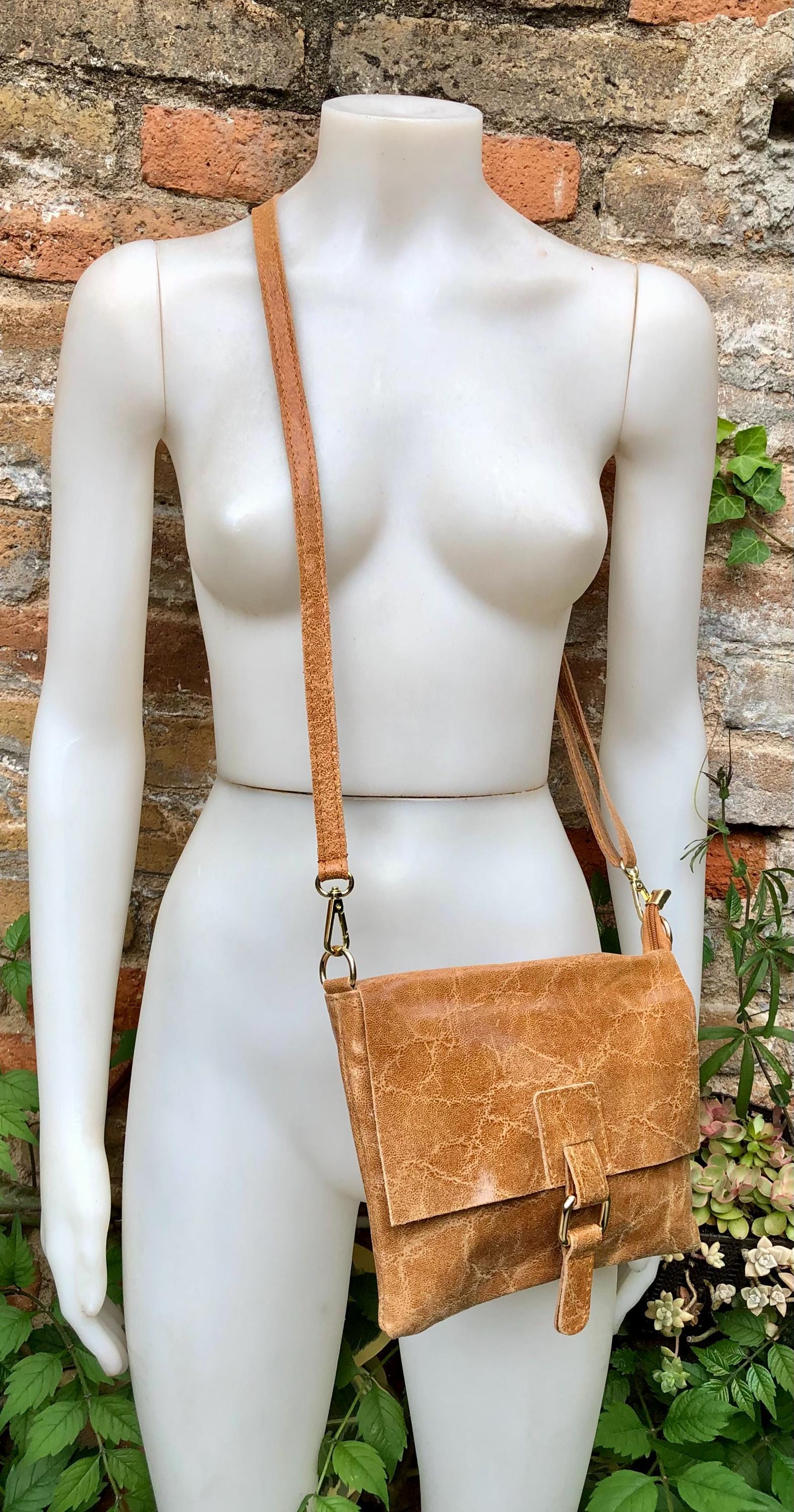 Camel brown crossbody bag. Genuine leather small leather bag. Messenger bag with zipper and flap. Small rusty tan brown leather purse.