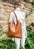 Shoulder / crossbody bag in camel brown leather. Tobacco color genuine leather book / tablet bag. Brown leather shopper. Rusty brown purse