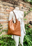 Shoulder / crossbody bag in camel brown leather. Tobacco color genuine leather book / tablet bag. Brown leather shopper. Rusty brown purse