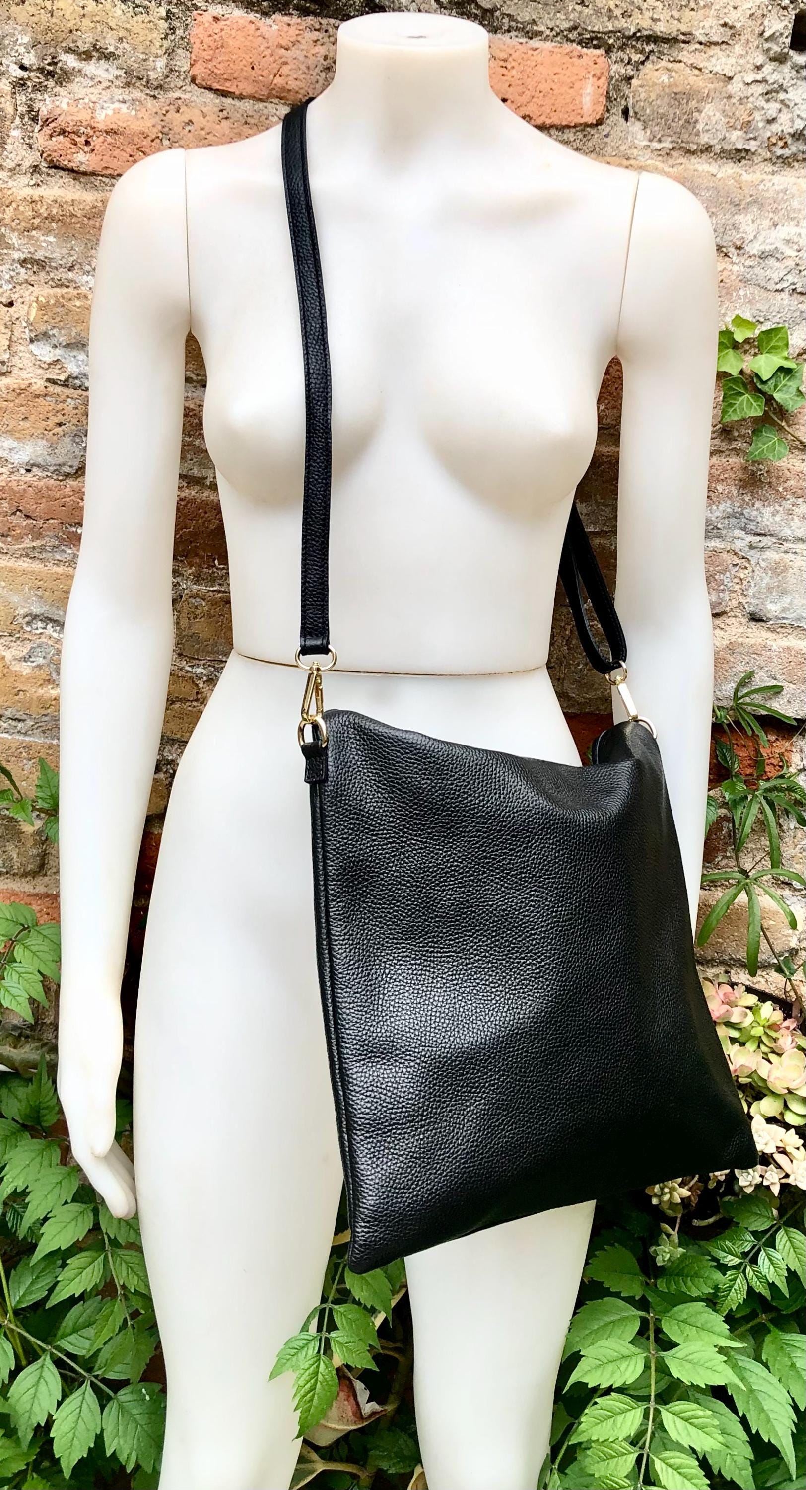 Shoulder / crossbody bag in black leather. Black color genuine leather book / tablet bag. Black leather shopper. Black leather purse