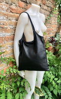 Shoulder / crossbody bag in black leather. Black color genuine leather book / tablet bag. Black leather shopper. Black leather purse