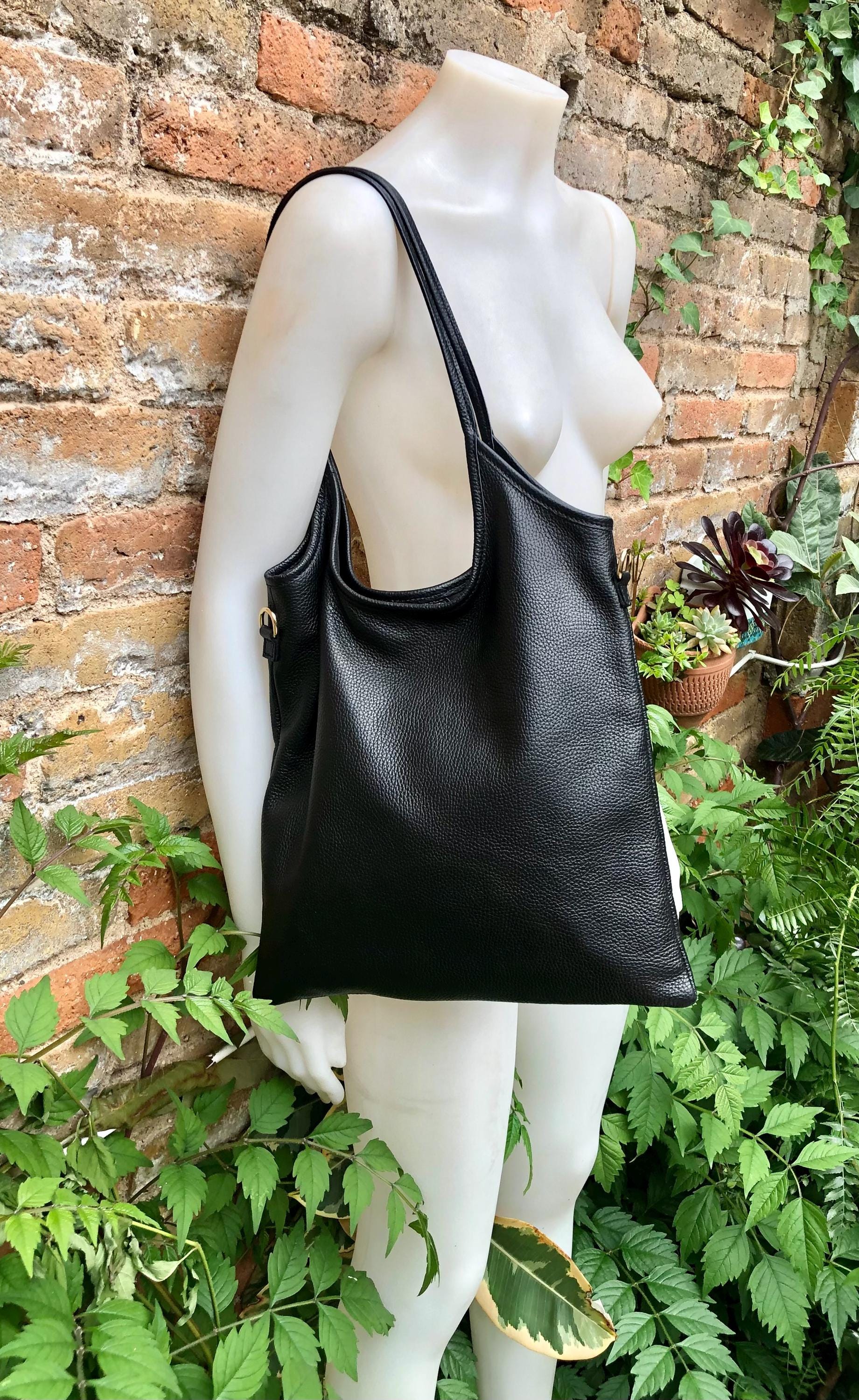 Shoulder / crossbody bag in black leather. Black color genuine leather book / tablet bag. Black leather shopper. Black leather purse