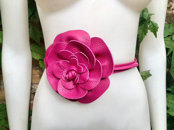 Flower leather belt in hot pink. Waist, overall or dress belt. Genuine leather. Fuchsia pink rose belt. Large magenta pink flower.