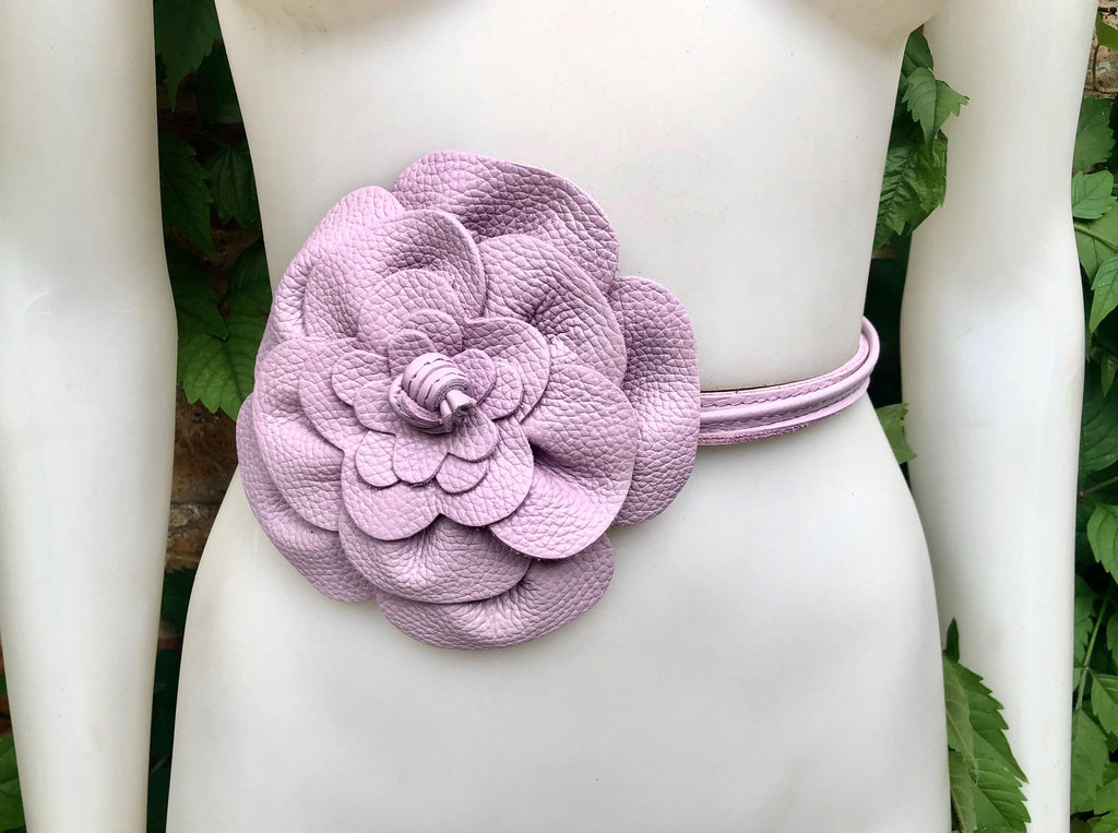 Flower leather belt in light purple. Waist, overall or dress belt. Genuine leather. Mauve rose belt. Large light lavender purple flower.