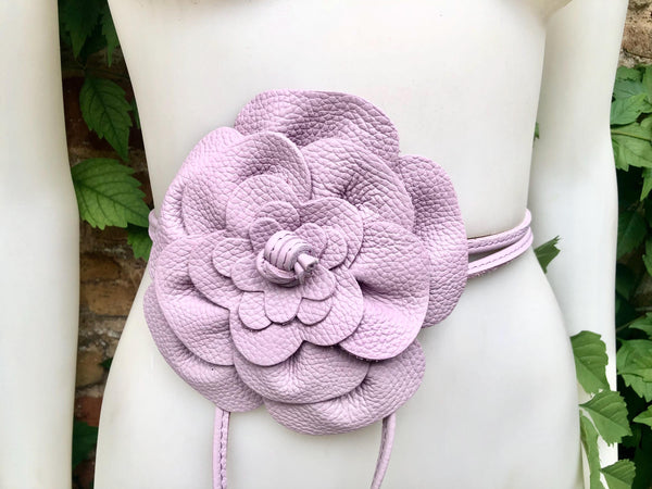 Flower leather belt in light purple. Waist, overall or dress belt. Genuine leather. Mauve rose belt. Large light lavender purple flower.