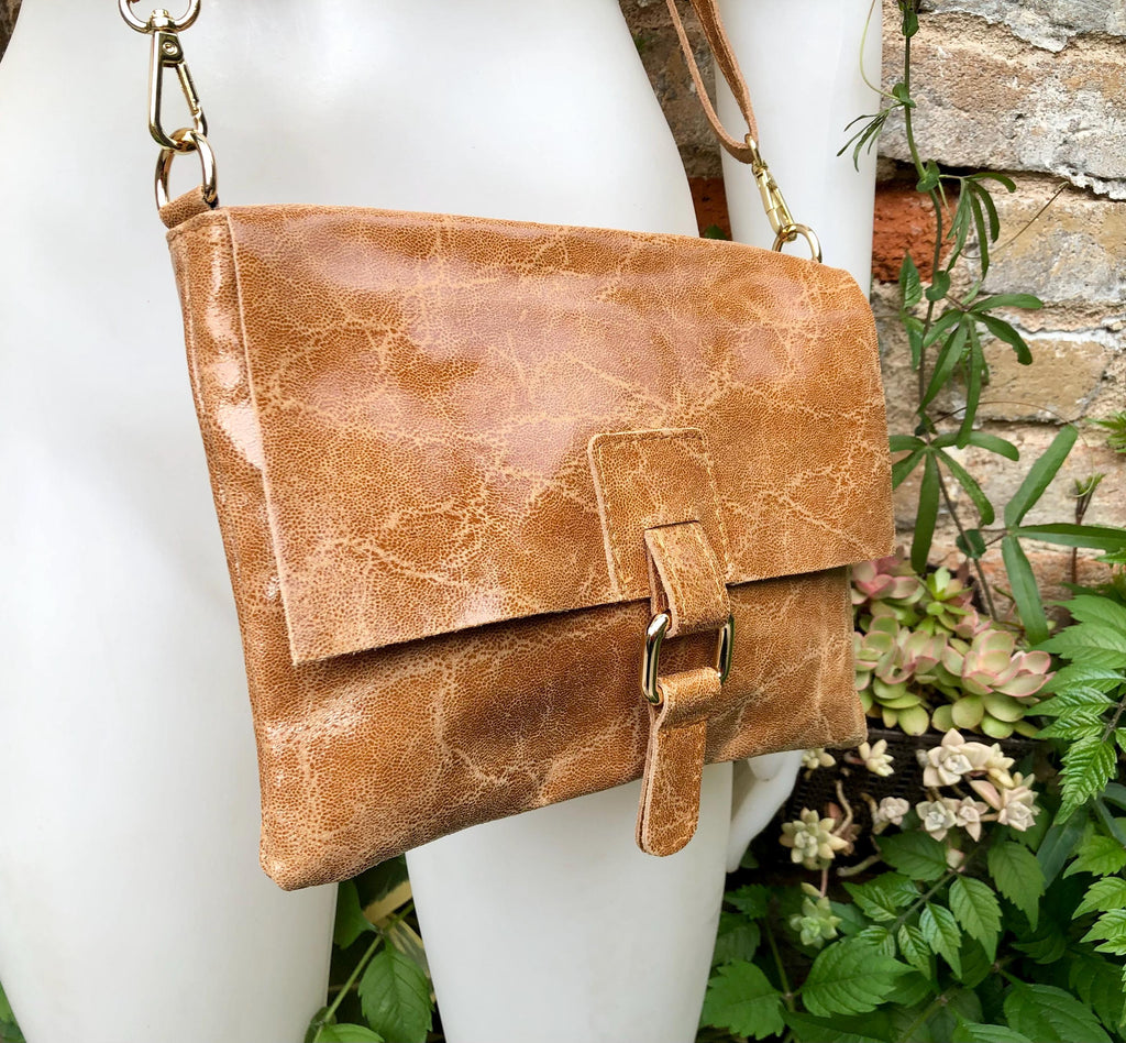 Camel brown crossbody bag. Genuine leather small leather bag. Messenger bag with zipper and flap. Small rusty tan brown leather purse.