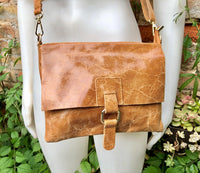 Camel brown crossbody bag. Genuine leather small leather bag. Messenger bag with zipper and flap. Small rusty tan brown leather purse.