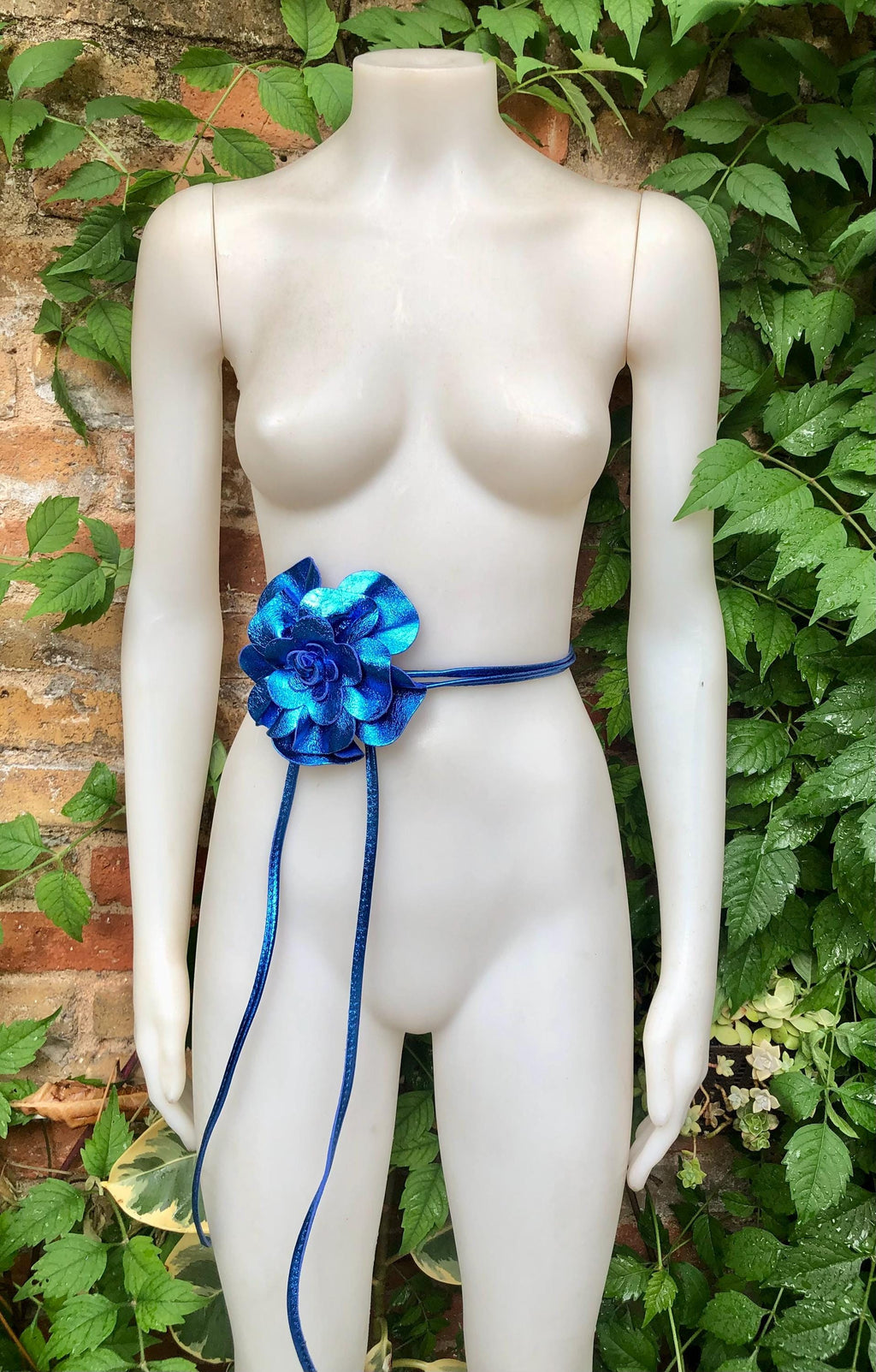 Flower leather belt in metallic ROYAL BLUE. Waist, overall or dress belt. Genuine leather. Cobalt blue rose belt. Large royal blue flower.