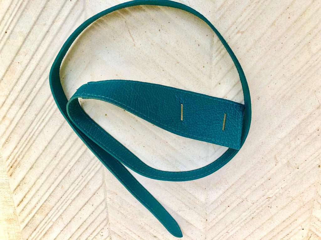 Wrap belt in blue-gray. Genuine leather 80s style obi belt. Blue waist belt. Blue wraparound belt. Denim blue dress belt