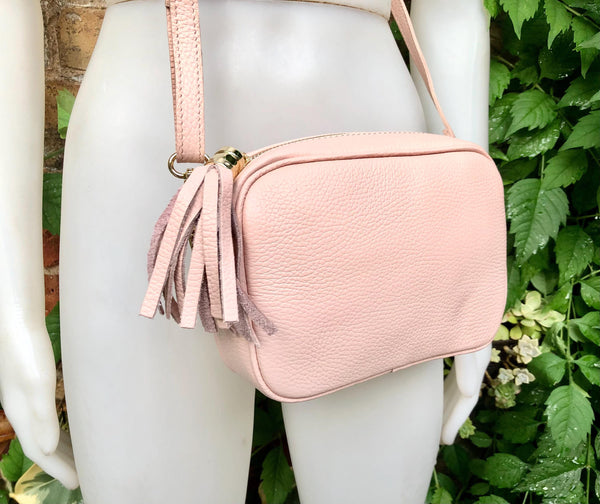 Small leather bag in light pink. Cross body bag, shoulder bag in GENUINE leather. Soft pink leather bag. Pink and gold leather purse.