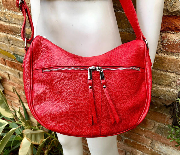 Crossbody leather bag in RED. Boho bag in genuine leather. Shoulder bag with zippers, adjustable strap and tassel. Red leather purse