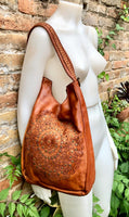 CAMEL brown distressed leather shoulder / crossbody bag. Soft genuine leather shopper. Rusty brown boho hippy bag. Brown leather purse