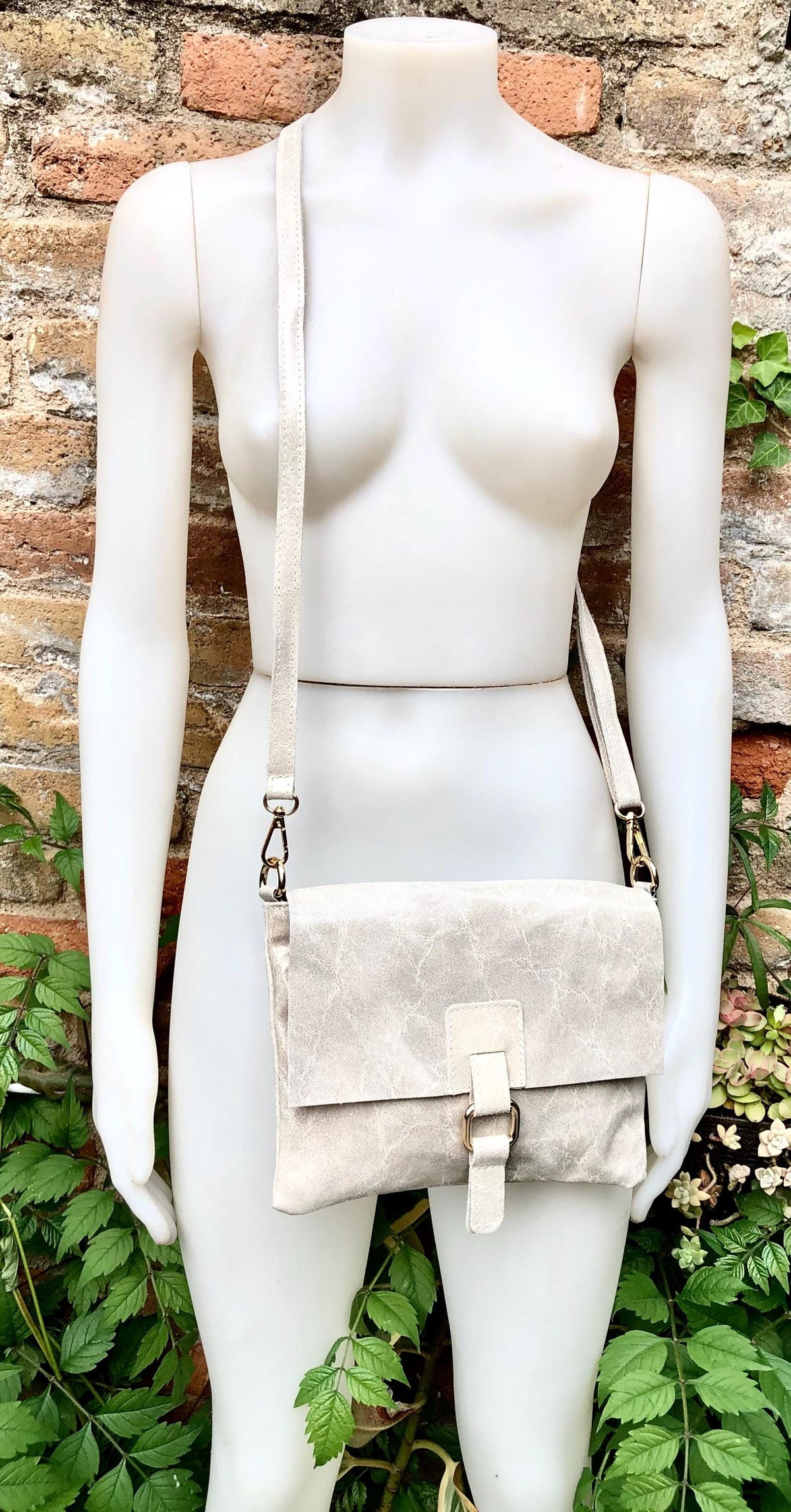 Beige crossbody bag. Genuine leather small leather bag. Messenger bag with zipper and flap. Small light beige leather purse. Glossy purse.