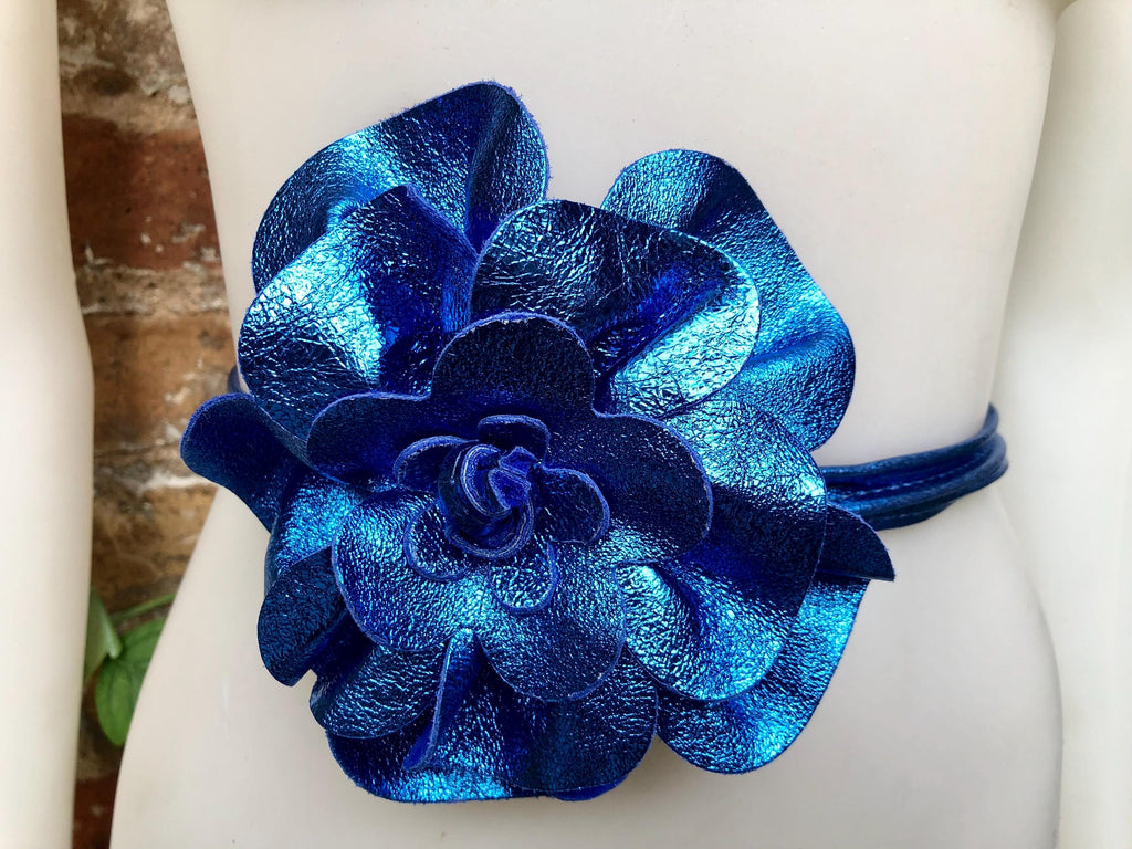 Flower leather belt in metallic ROYAL BLUE. Waist, overall or dress belt. Genuine leather. Cobalt blue rose belt. Large royal blue flower.