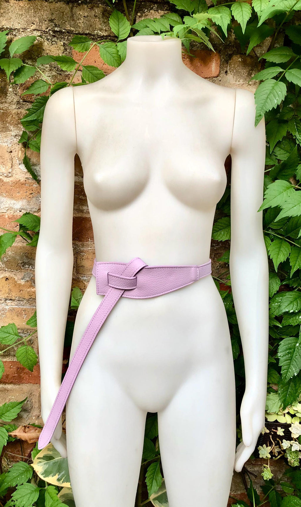 Wrap belt in light PURPLE. Genuine leather 80s style obi belt. Light mauve waist belt. Lavender wraparound belt. Purple dress belt