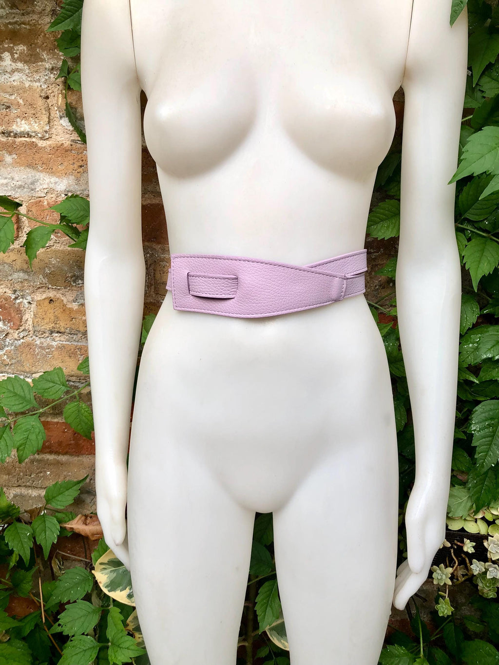 Wrap belt in light PURPLE. Genuine leather 80s style obi belt. Light mauve waist belt. Lavender wraparound belt. Purple dress belt
