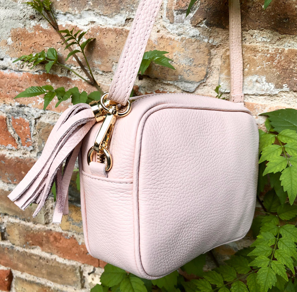 Small leather bag in light pink. Cross body bag, shoulder bag in GENUINE leather. Soft pink leather bag. Pink and gold leather purse.