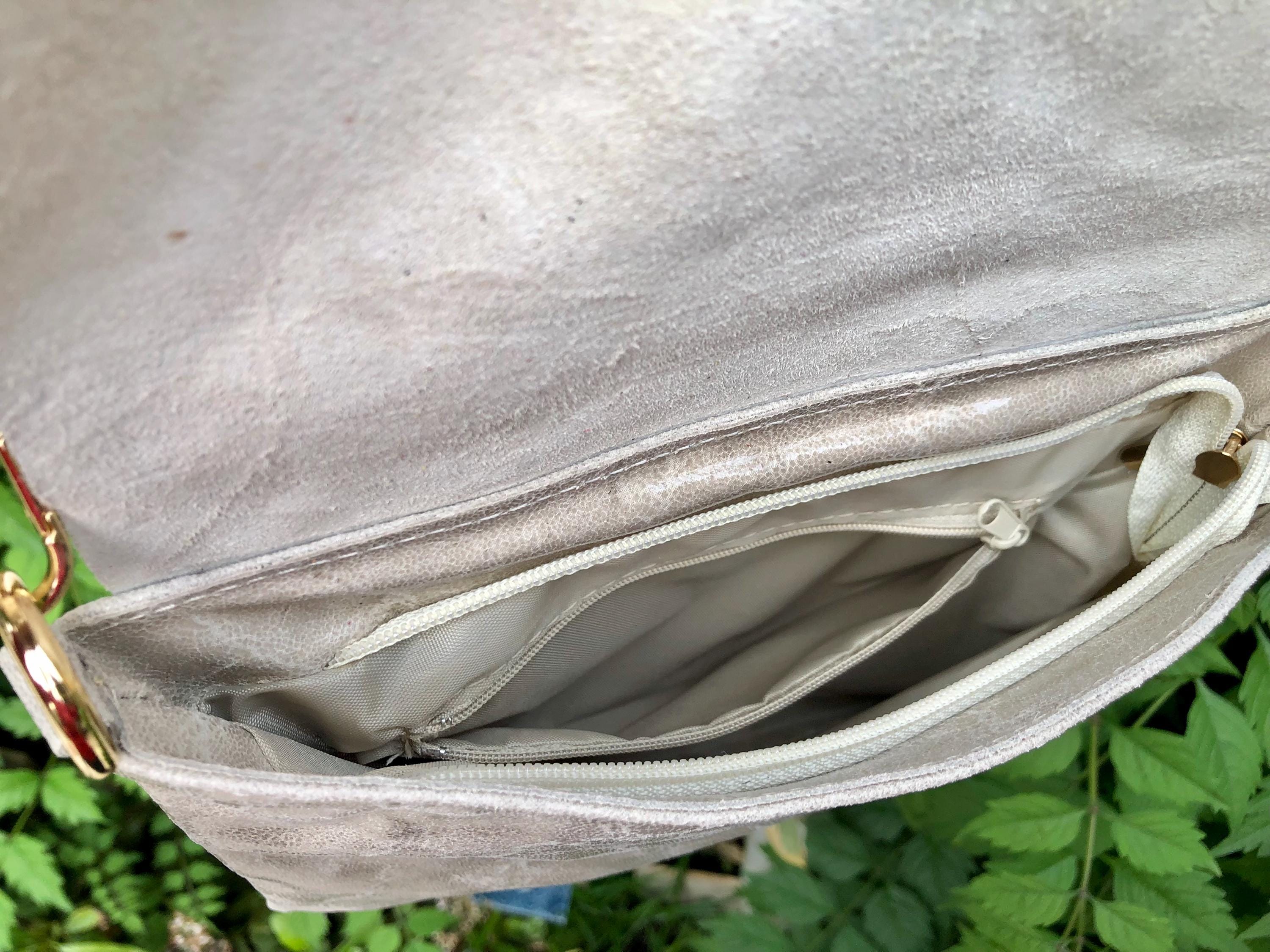 Beige crossbody bag. Genuine leather small leather bag. Messenger bag with zipper and flap. Small light beige leather purse. Glossy purse.