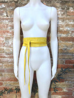 Bright YELLOW obi belt in suede. Wrap belt in genuine leather. Wraparound belt in YELLOW color, Wide waistbelt in soft suede. Dress belt