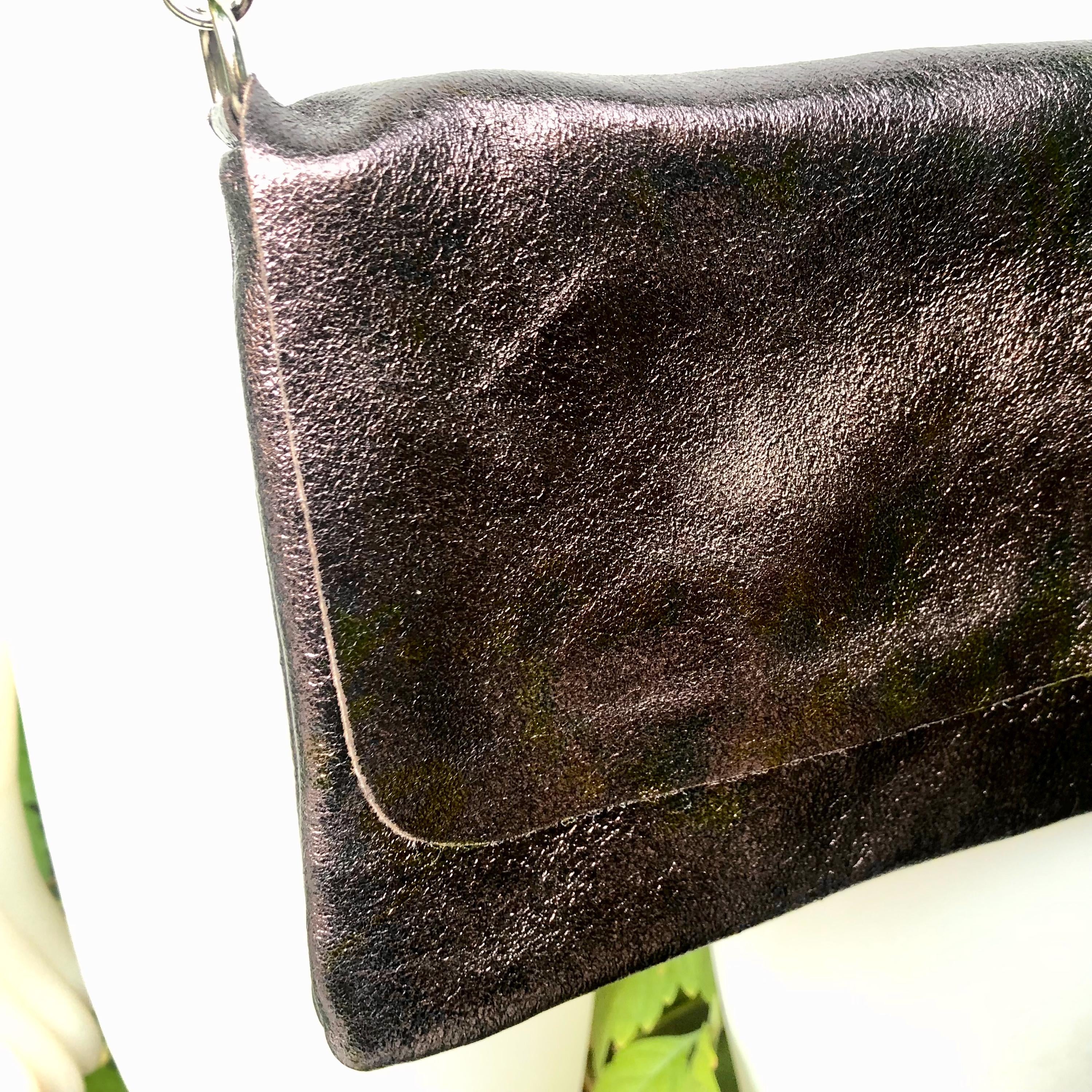 Small leather bag in dark metallic brown. Brown crossbody / bag in GENUINE leather. Dark glitter brown bag with adjustable strap and zipper