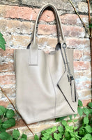 Tote leather bag in beige. Leather shopper in GENUINE leather. Large carry all bag for your laptop, books. Beige leather shopper.Beige purse