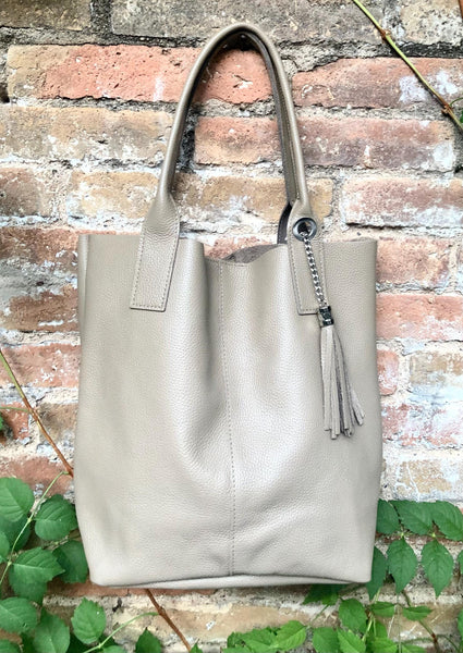 Tote leather bag in beige. Leather shopper in GENUINE leather. Large carry all bag for your laptop, books. Beige leather shopper.Beige purse
