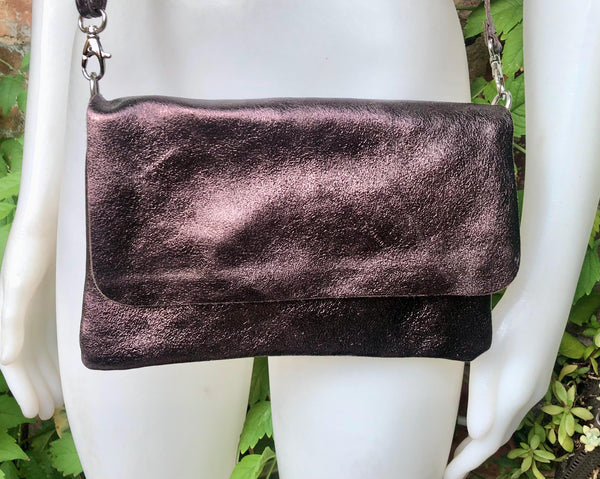 Small leather bag in dark metallic brown. Brown crossbody / bag in GENUINE leather. Dark glitter brown bag with adjustable strap and zipper