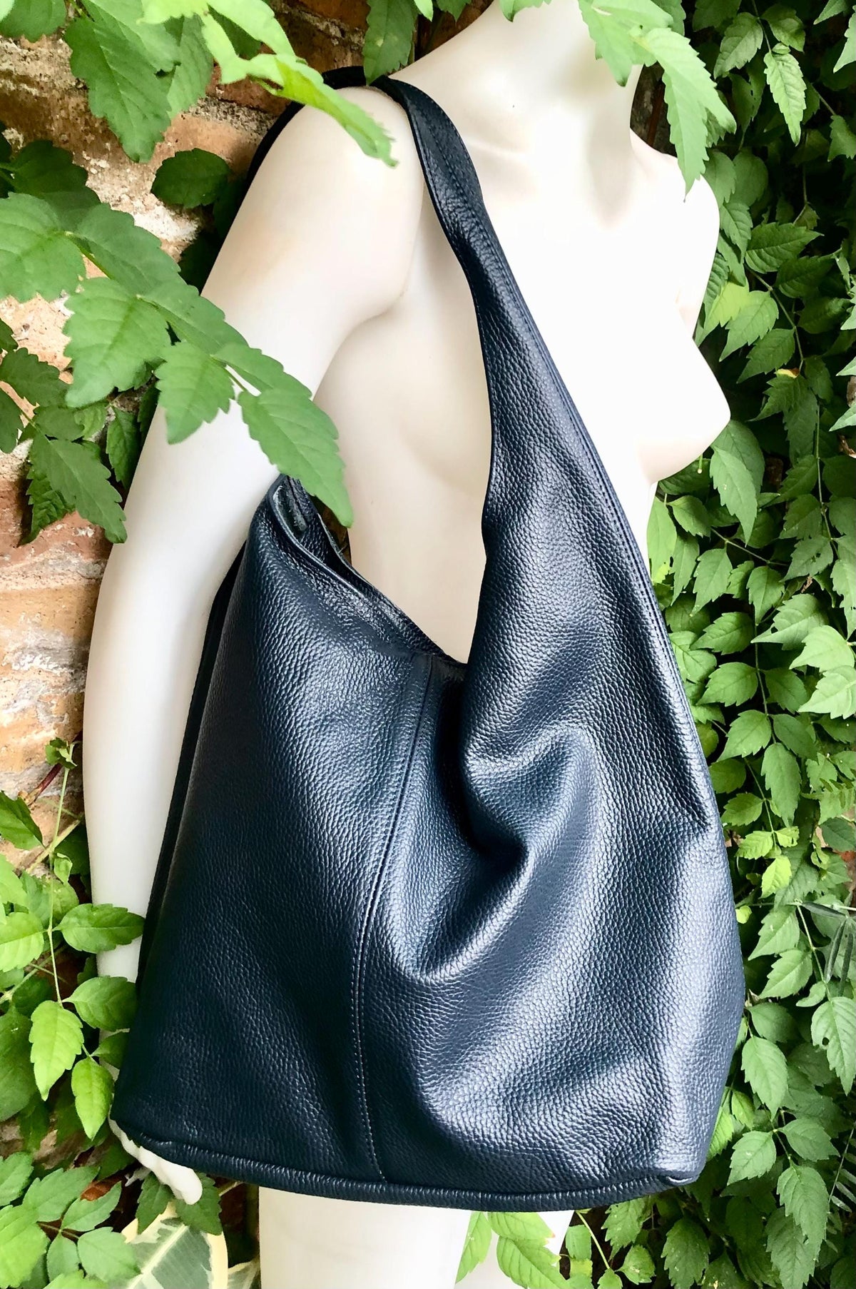 Navy slouch bag. Tote leather bag in dark blue with ZIPPER. Soft genuine leather. Green leather purse. Wide strap leather shoulder bag.