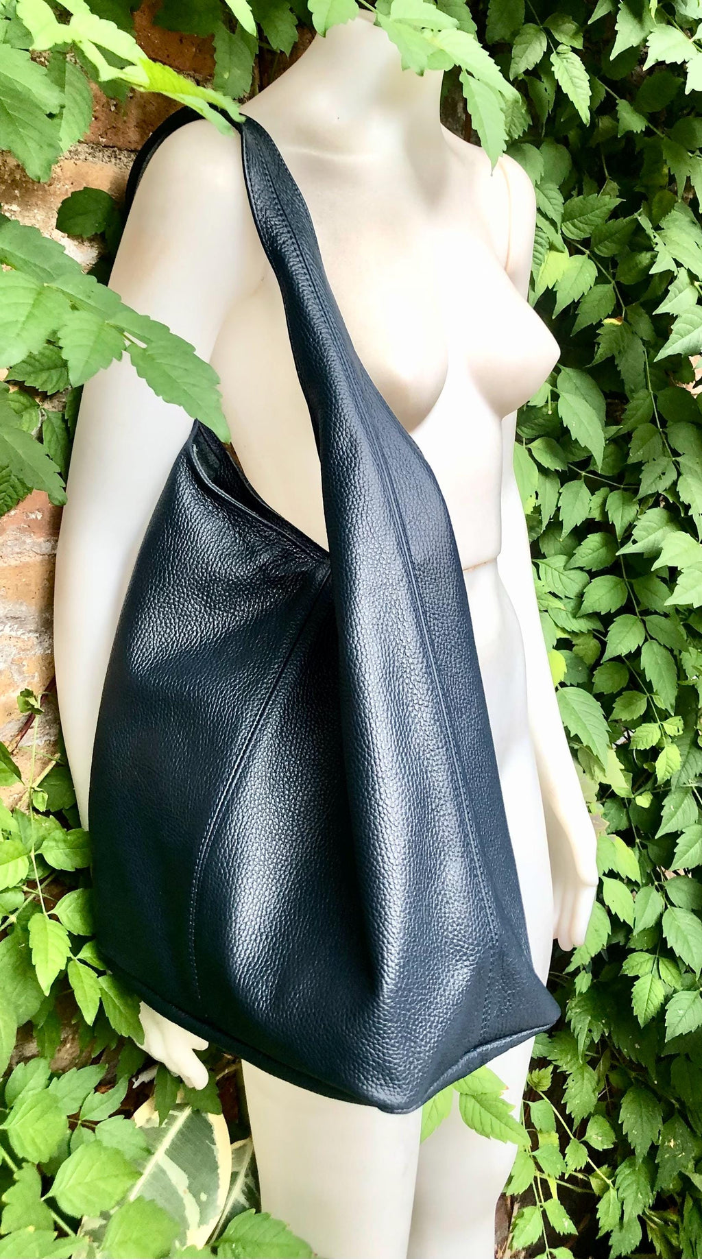 Navy slouch bag. Tote leather bag in dark blue with ZIPPER. Soft genuine leather. Green leather purse. Wide strap leather shoulder bag.
