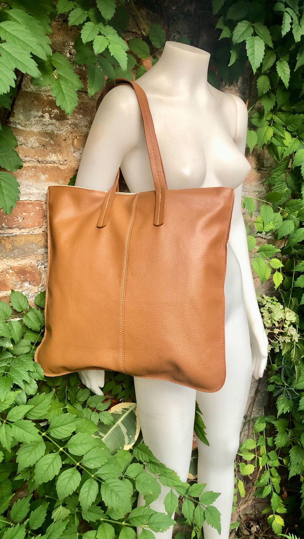 CAMEL BROWN leather bag with zipper. Genuine leather shopper bag. Large TAN brown shoulder bag for your laptop, books. Soft leather shopper