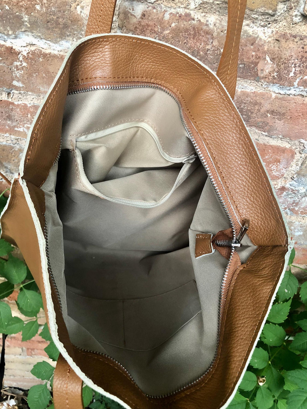 CAMEL BROWN leather bag with zipper. Genuine leather shopper bag. Large TAN brown shoulder bag for your laptop, books. Soft leather shopper