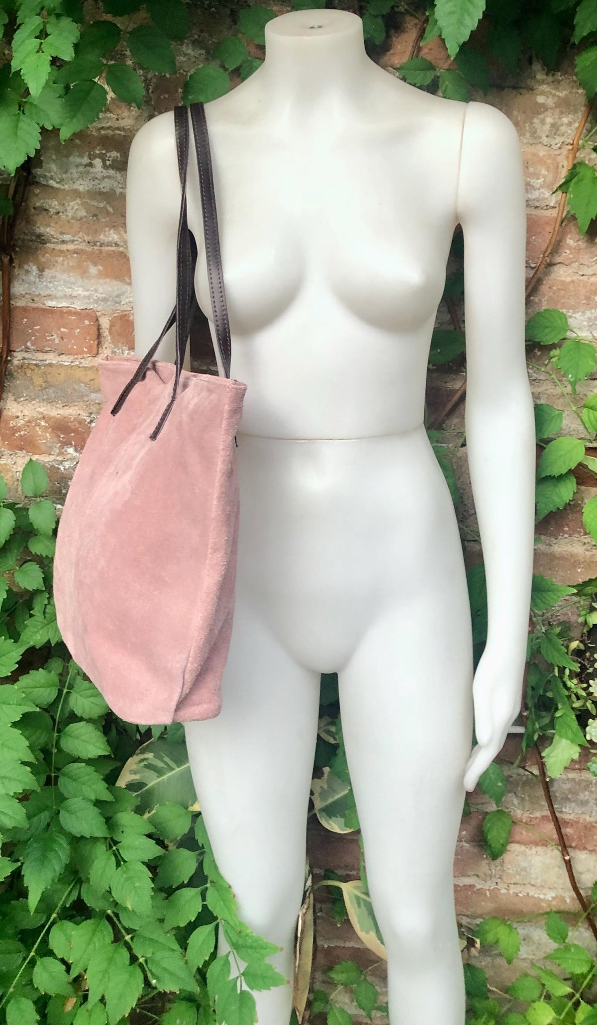 Dusty pink shoulder bag. Genuine suede leather. Pink suede purse with brown leather straps. Light pink suede bag.