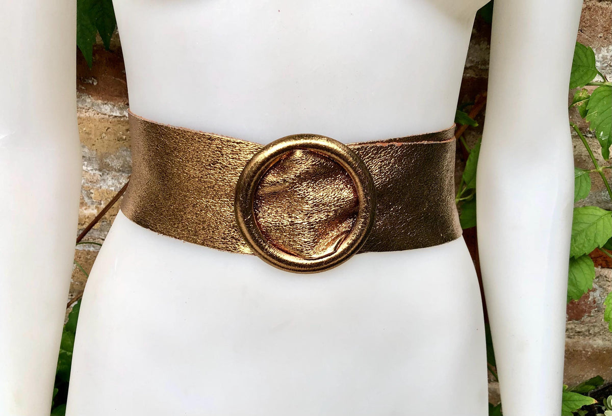 Dark GOLD metallic leather waist belt with large round buckle. Soft leather belt in gold. Boho glitter genuine leather belt. Gold waist belt
