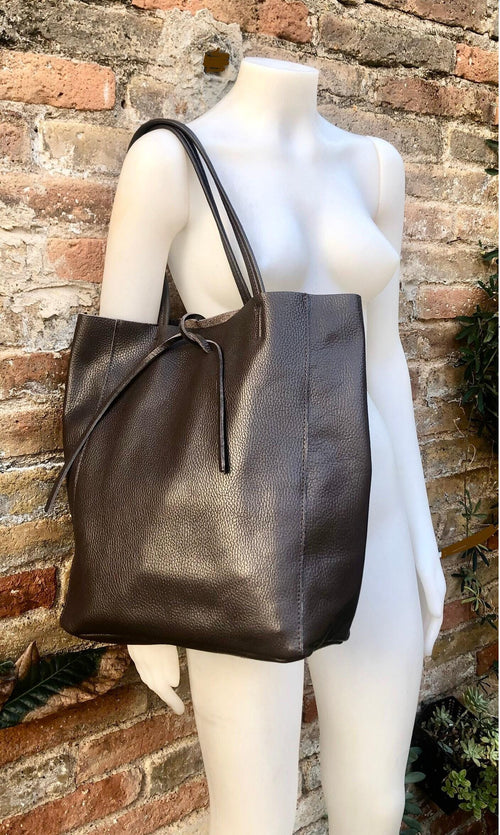 Tote leather bag in dark brown. Soft natural GENUINE leather bag. Large brown leather bag. Chocolate brown shopper / laptop bag. With ZIPPER