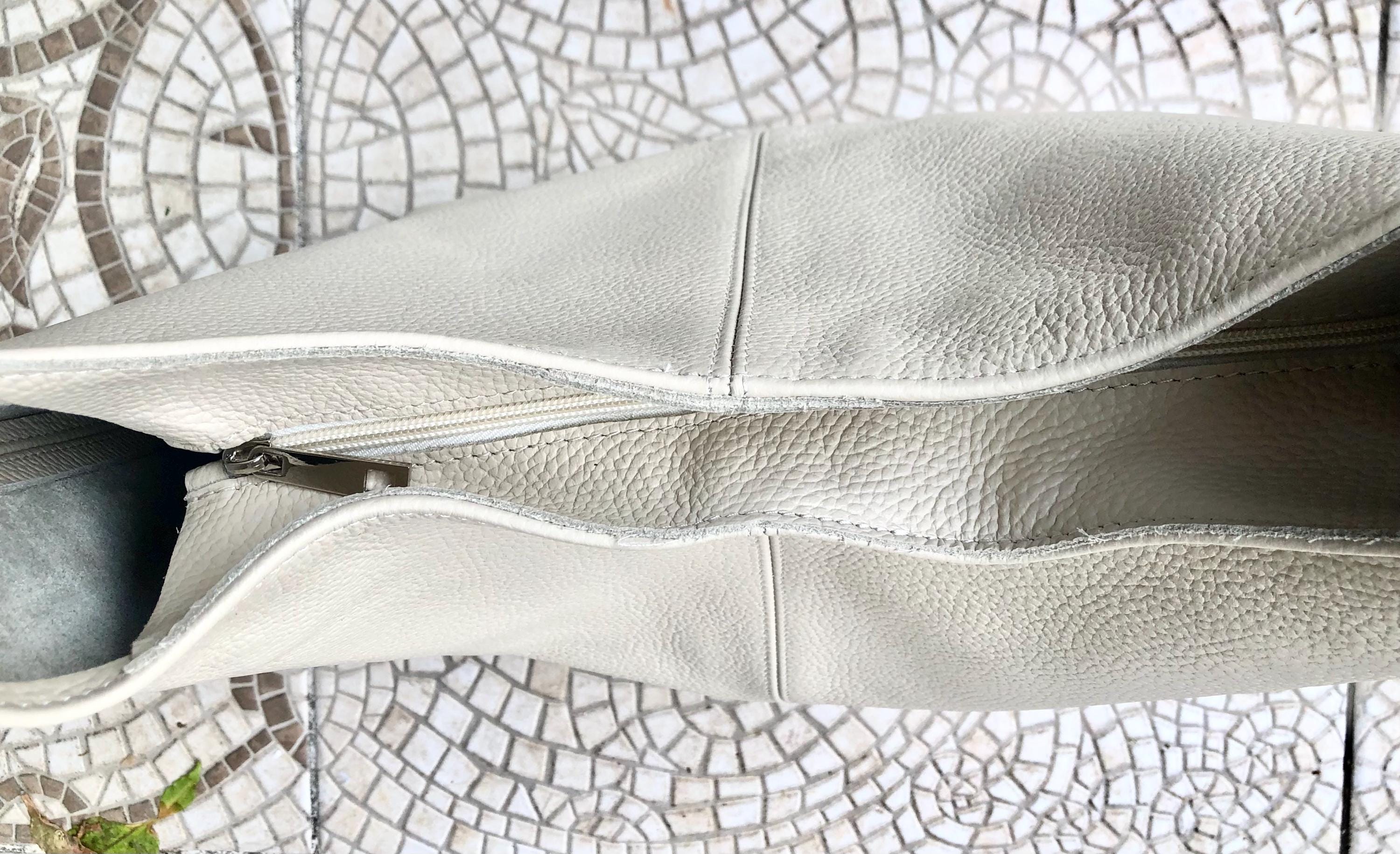 Cream slouch bag. Tote leather bag in light beige with ZIPPER. Soft genuine leather. Creamy white leather purse. Wide strap shoulder bag.
