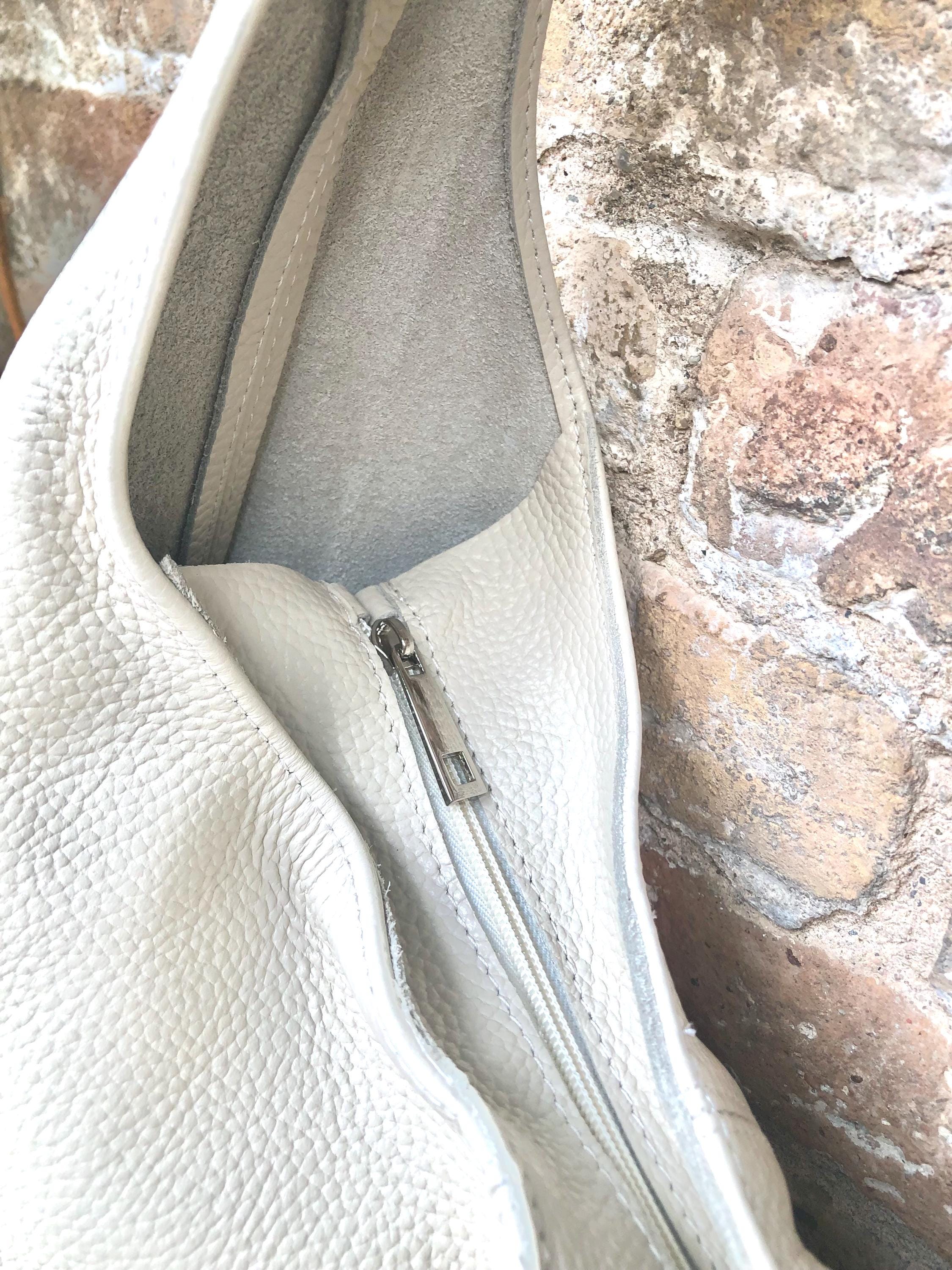 Cream slouch bag. Tote leather bag in light beige with ZIPPER. Soft genuine leather. Creamy white leather purse. Wide strap shoulder bag.