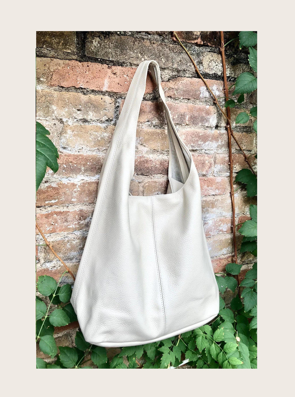 Cream slouch bag. Tote leather bag in light beige with ZIPPER. Soft genuine leather. Creamy white leather purse. Wide strap shoulder bag.