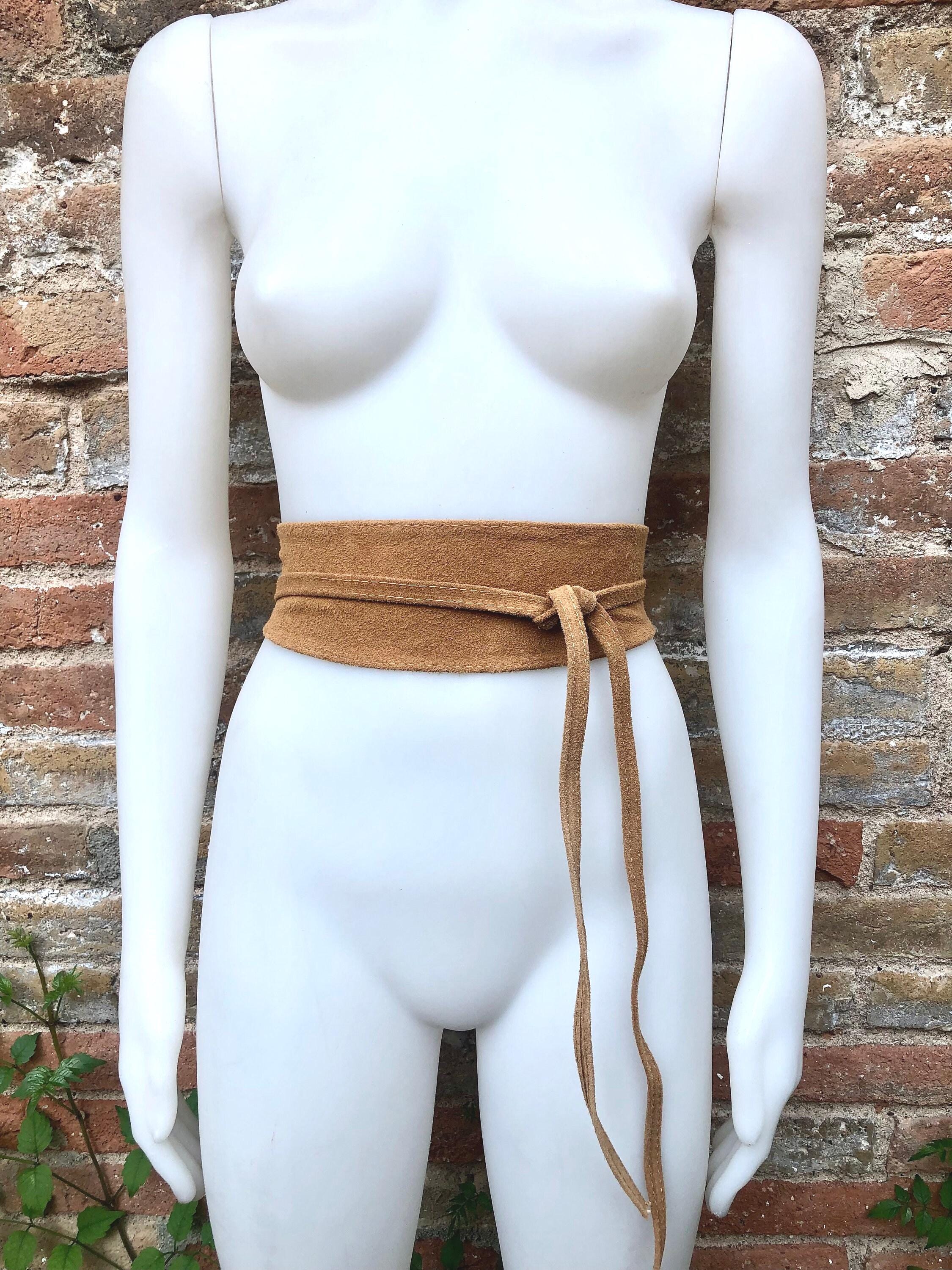 Obi belt in suede.Wrap belt in LIGHT saddle brown. Genuine leather wraparound belt in TAN color. Camel brown belt,. Light tobacco brown belt